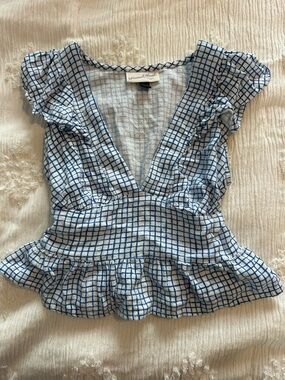 Universal Thread Blue grid v neck